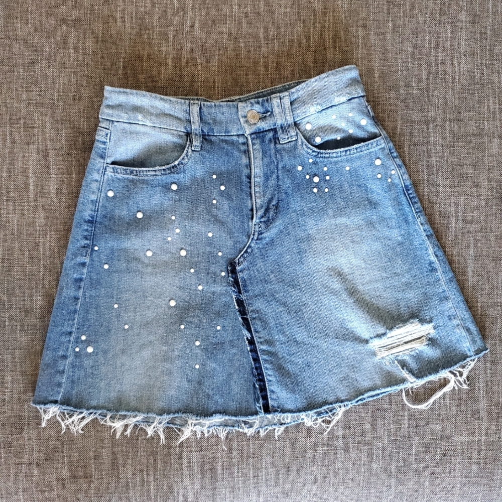 Guess embellished denim skirt, size waist 24